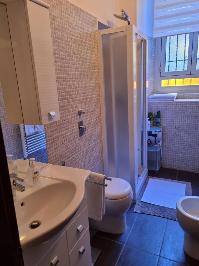 Arena Suite All Comforts - With Free Parking Garage Per Qualified Rate - Con Parcheggio Incluso Per Le Tariffe Qualificanti - Metro Verde Greenline Moscova Милан Экстерьер фото